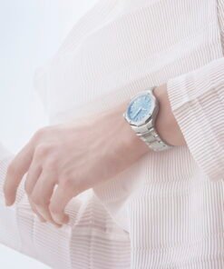 Alternative view of Riviera 33