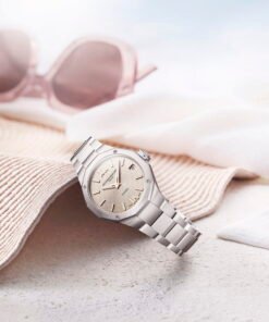 Alternative view of Riviera 33