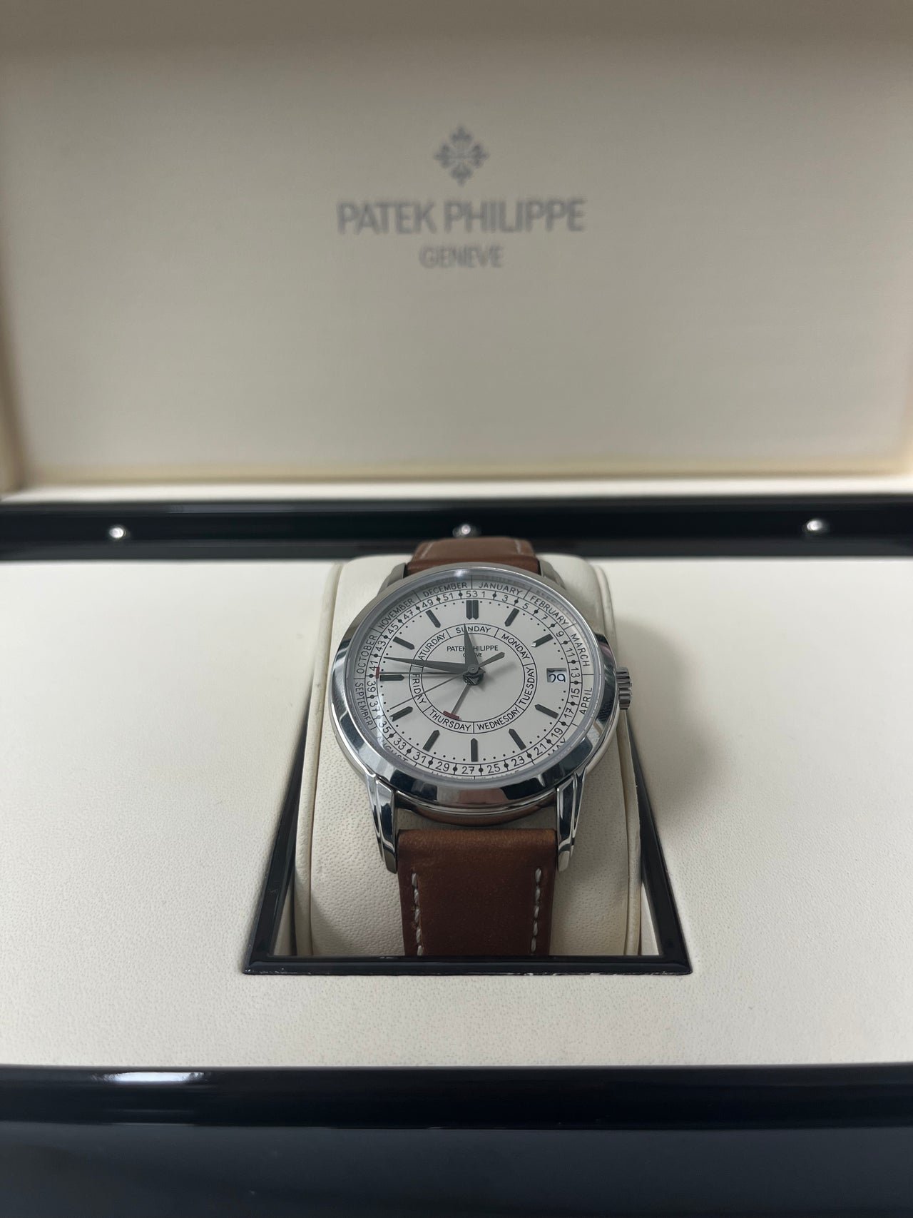 Patek Philippe Calatrava 5212A-001 Calatrava Weekly Calendar Automatic Silvery Opaline Dial Steel - Image 3