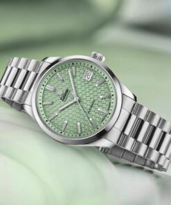 Alternative view of Lady Sky