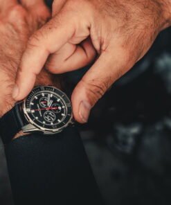 Alternative view of Diver Lemon Shark